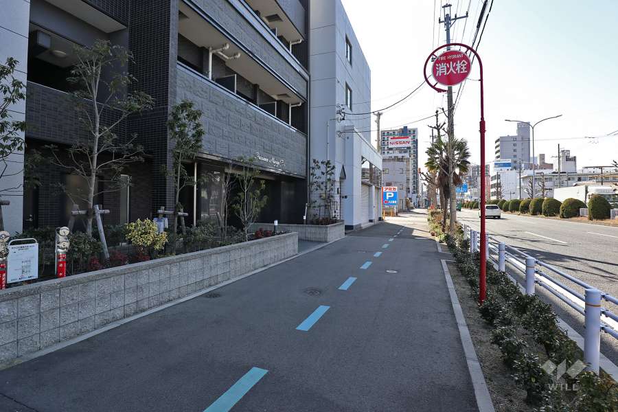 敷地西側は、市道名古屋環状線に面しています。