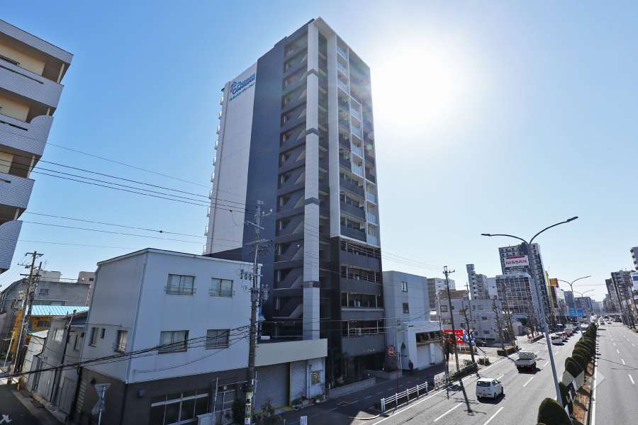 プレサンスNAGOYAファストの外観（北西側から）