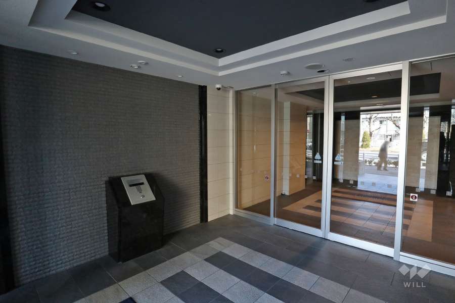 エントランスはオートロック付きです。