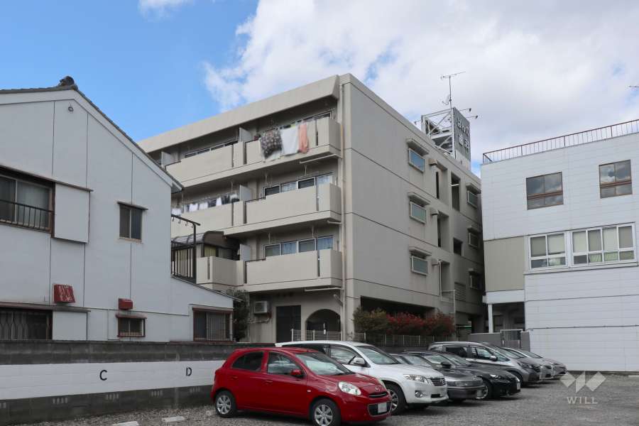 寿ゞやマンション芳野の外観（南東側から）