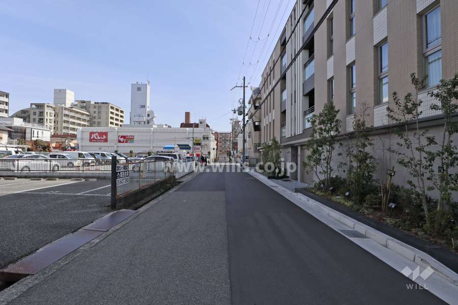 敷地北側の前面道路