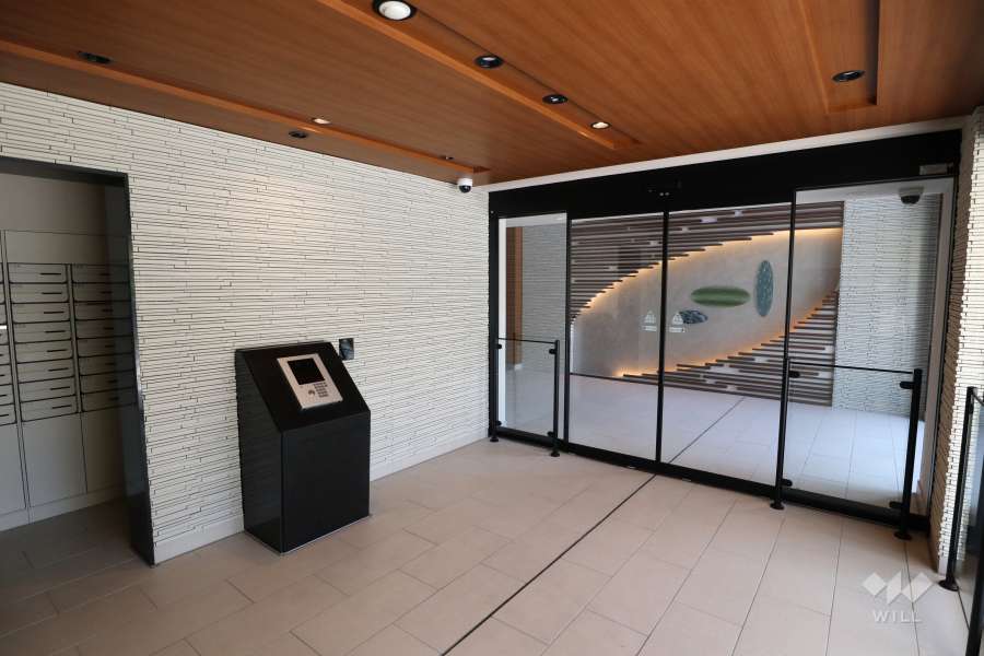 エントランスはオートロック付きです。