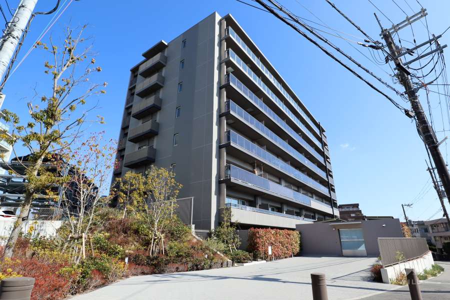 レーベン千里青山台 GRAN HIGHの外観（北西側から）