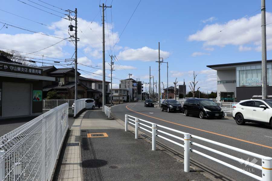 敷地南側の前面道路
