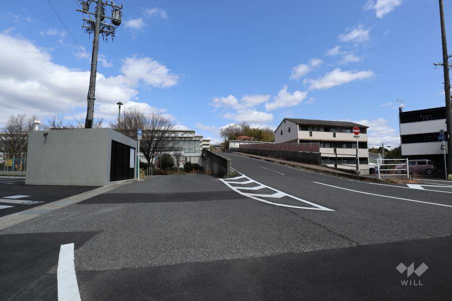 敷地東側の前面道路