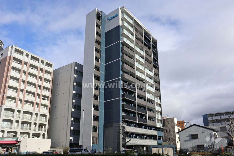 プレサンス新栄リベラの外観（南西側から）