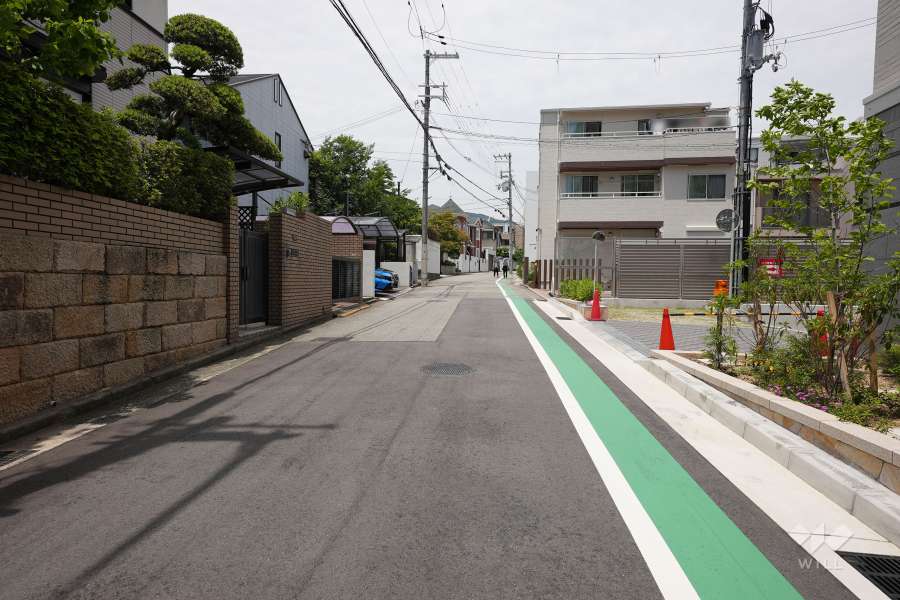 敷地南西側の前面道路