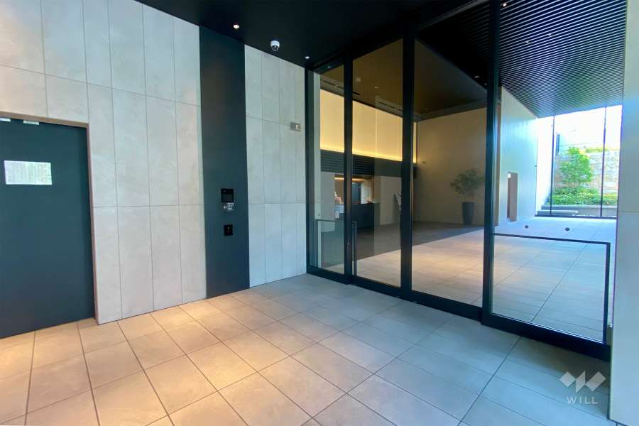 エントランスはオートロック付きです。