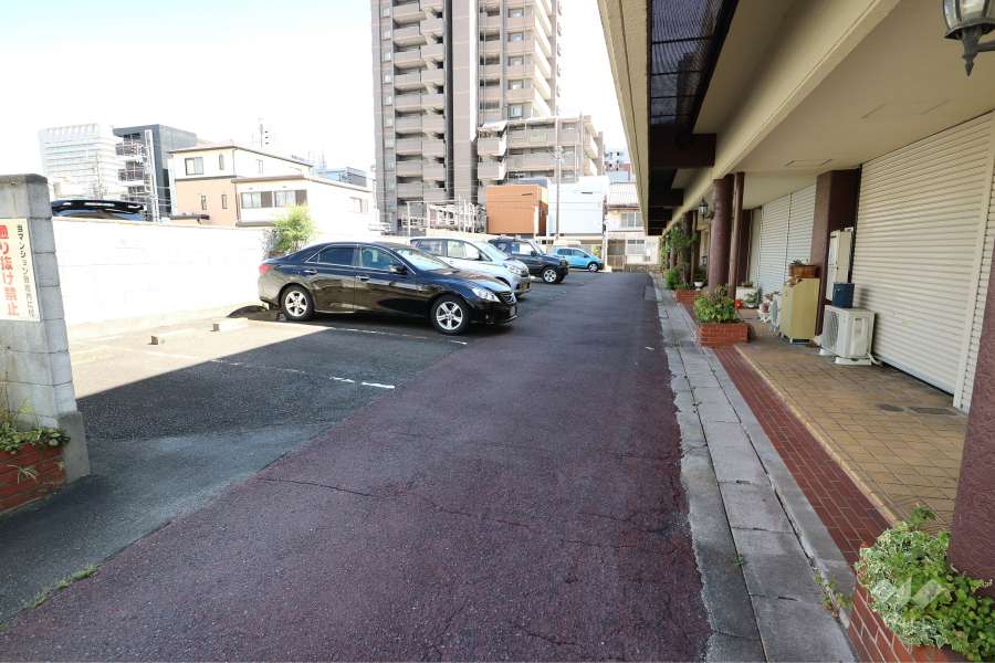 敷地内駐車場(屋外平面式)