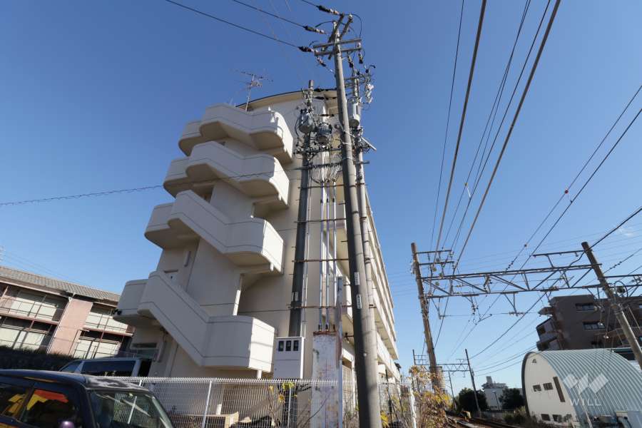 メゾンデュークの外観（南西側から）