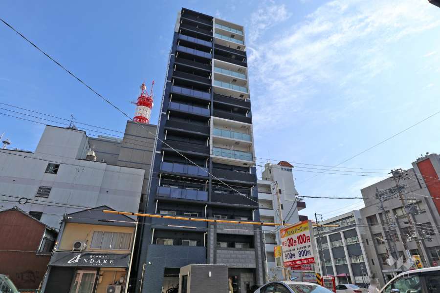 プレサンス栄フェルの外観（北西側から）