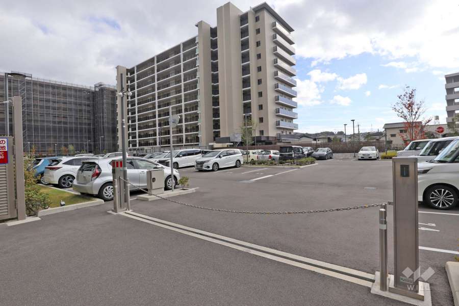 駐車場の出入り口（ロボットゲート付き）