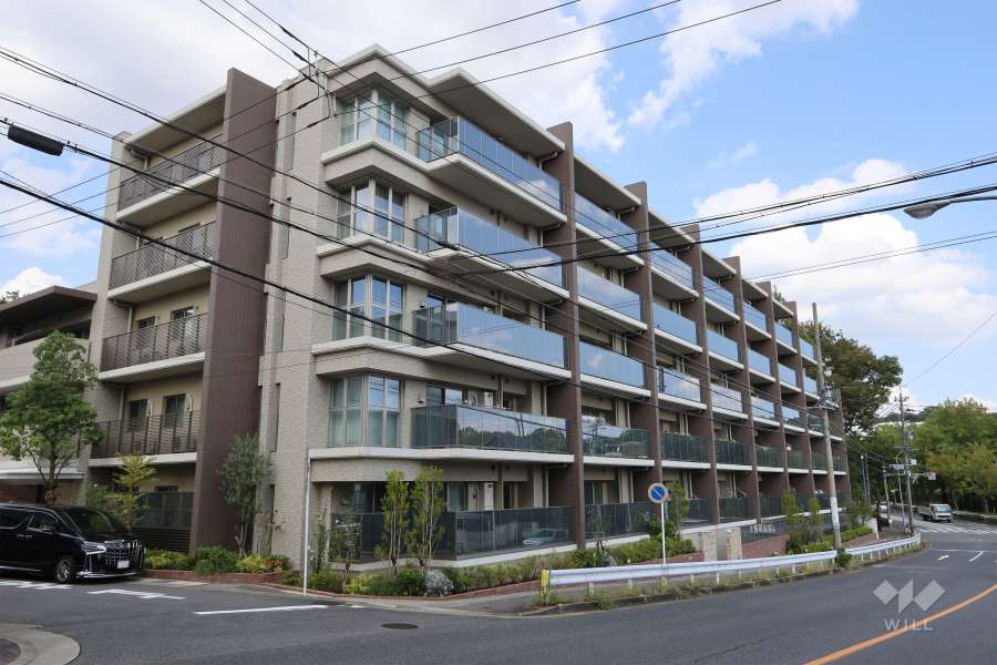 プレミスト東山元町の外観（南西側から）