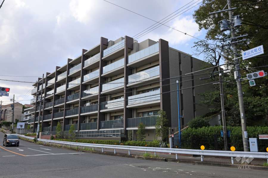 プレミスト東山元町の外観（南東側から）