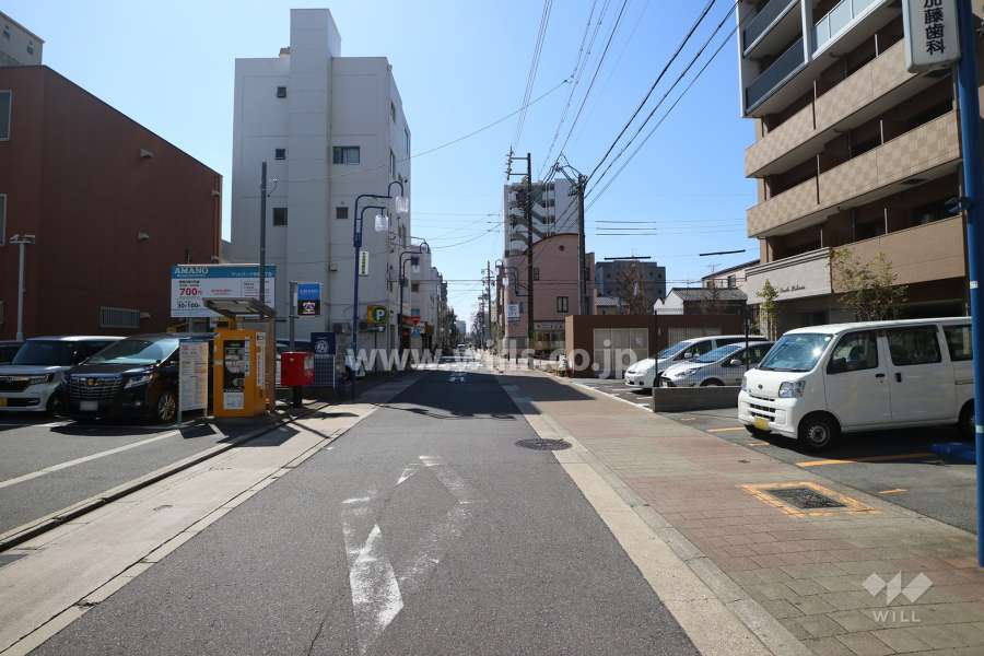 敷地南側の前面道路