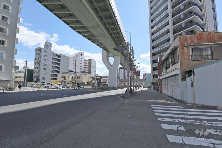 敷地東側の前面道路