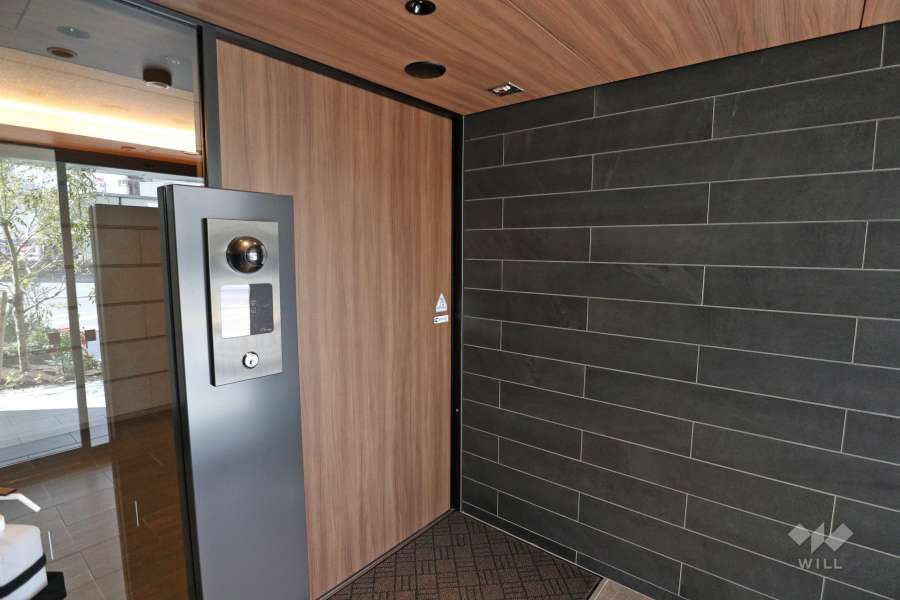 エントランスはオートロック付きです。