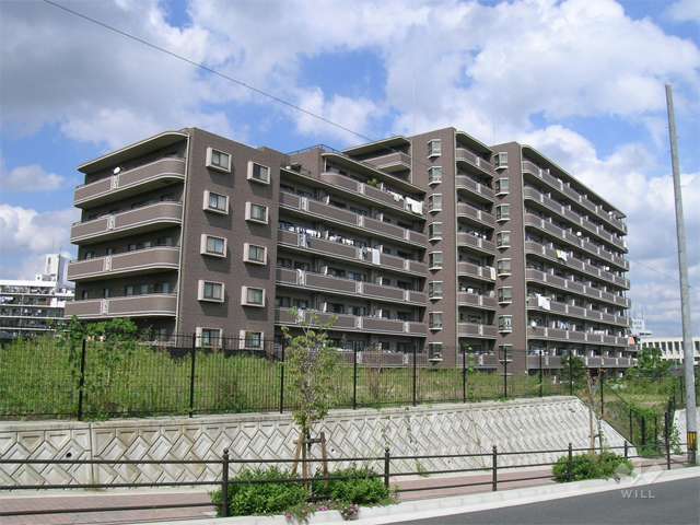 ダイアパレス吹田ウインドヒルの外観（南西側から）