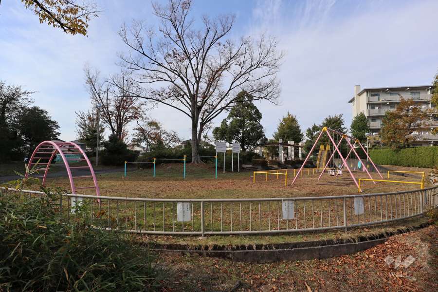 敷地内にある『岩成台西団地公園』
