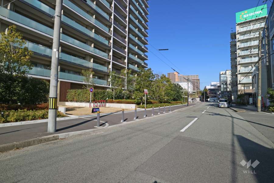 敷地東側の前面道路