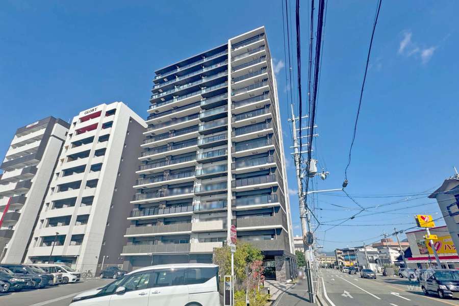 レーベン川西TIEAK RESIDENCEの外観（南側から）