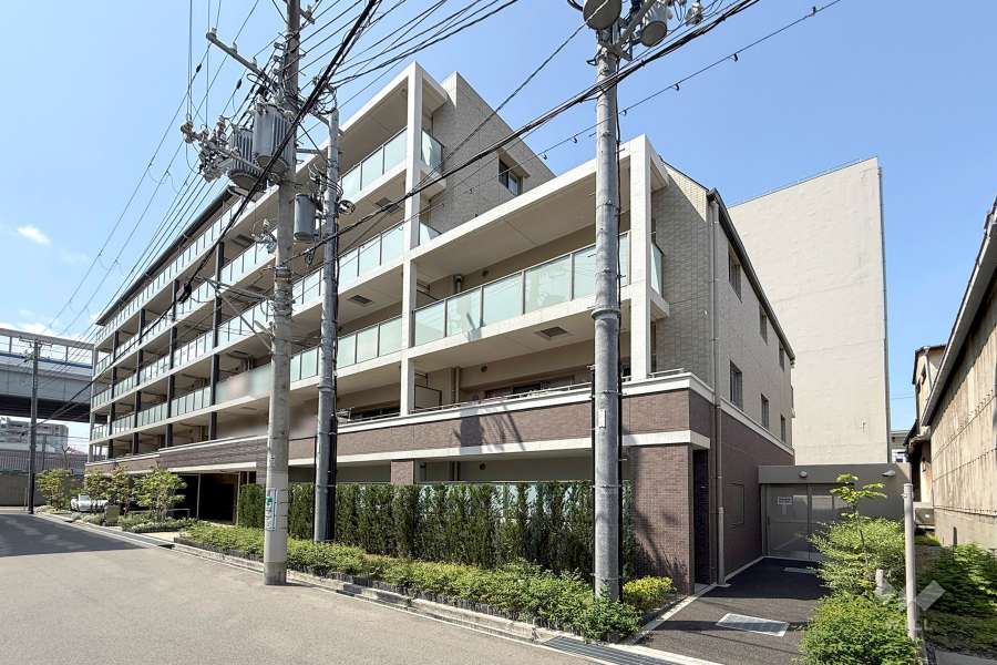 プレサンスロジェ御影塚町の外観（北東側から）