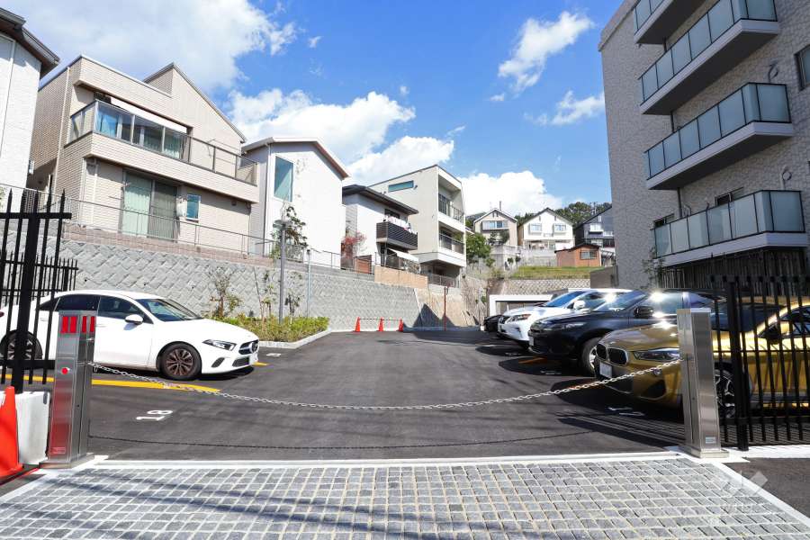駐車場の出入り口