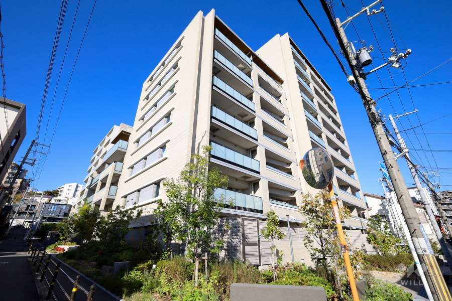 プラウド吹田千里丘テラスの外観(南西側から)