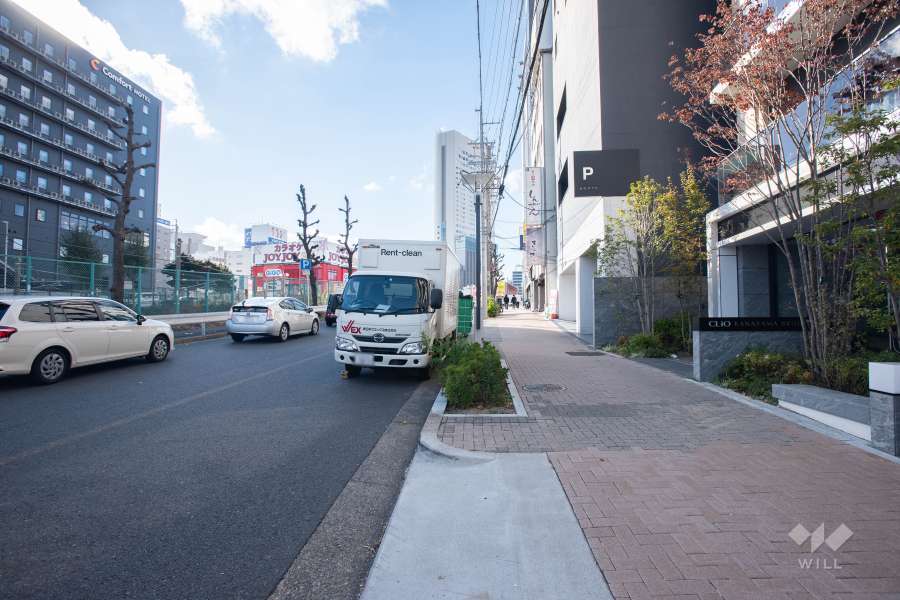 敷地南側の前面道路（東側から）