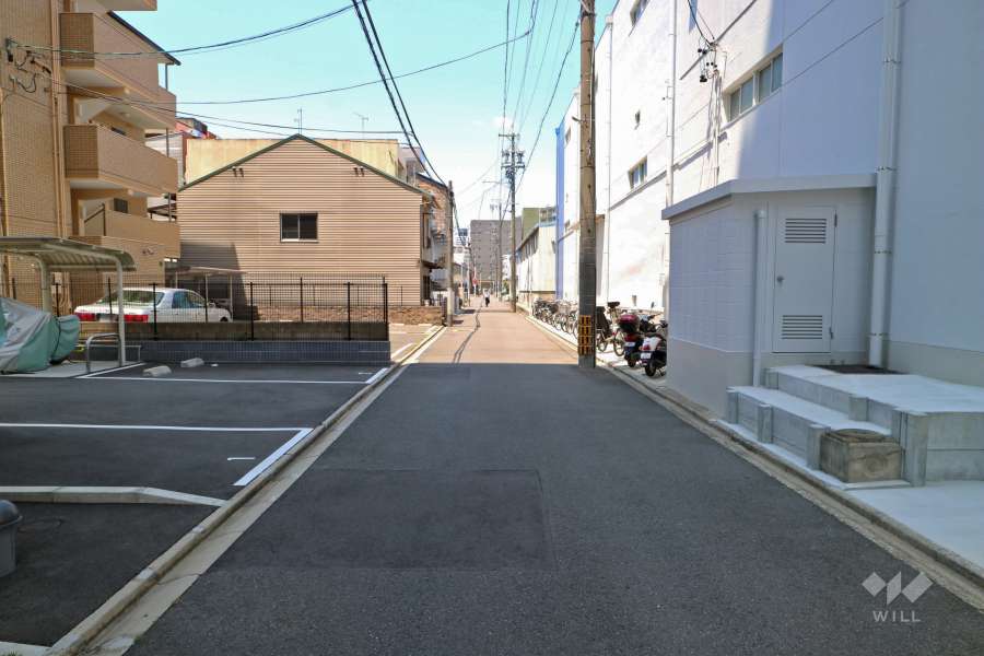 敷地東側の前面道路