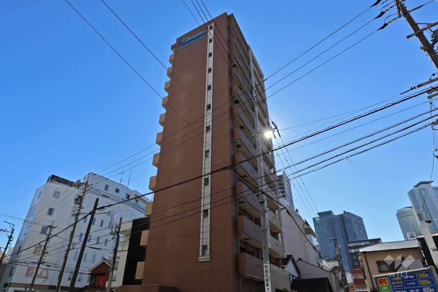 「プレサンス名古屋STATIONキュオル」の外観（北側から）