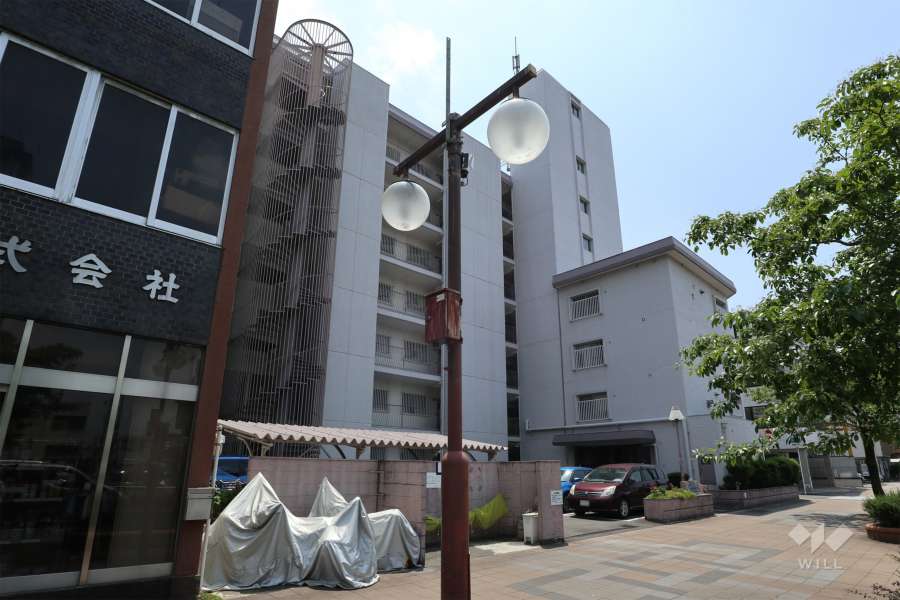 名城公園スカイマンションの外観（北東側から）