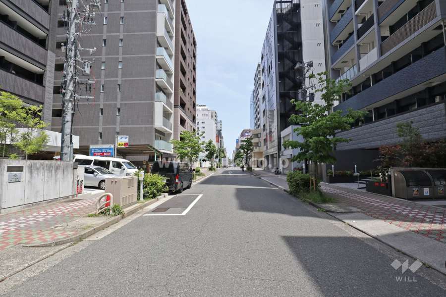 敷地北側の前面道路