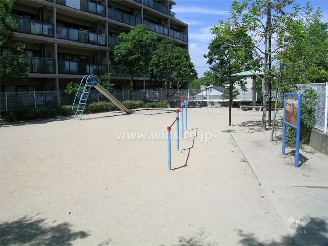 敷地東側にある公園