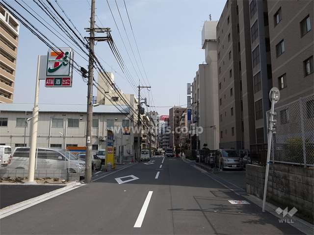 敷地北側の前面道路