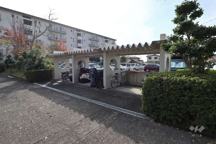 駐輪場とバイク置場