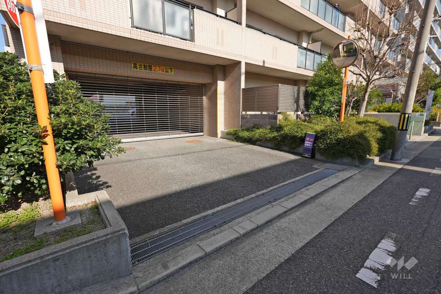 駐車場の出入口
