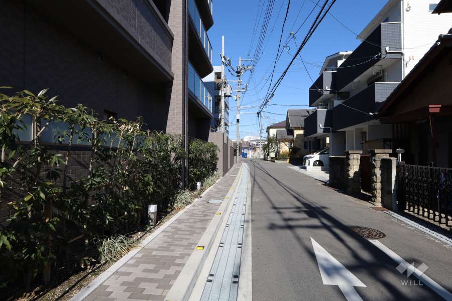 敷地東側の前面道路