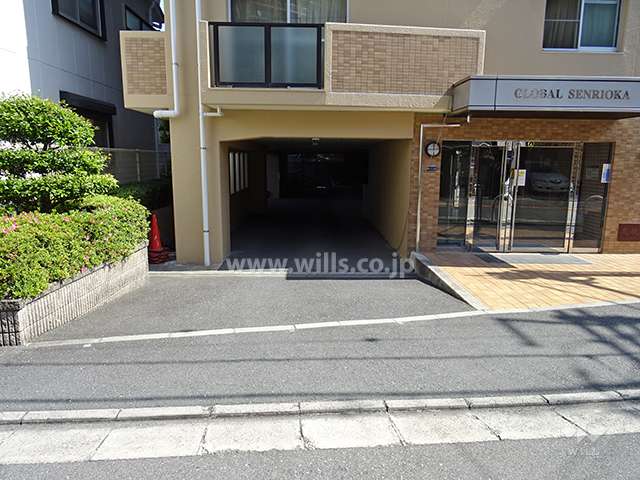 駐車場出入り口