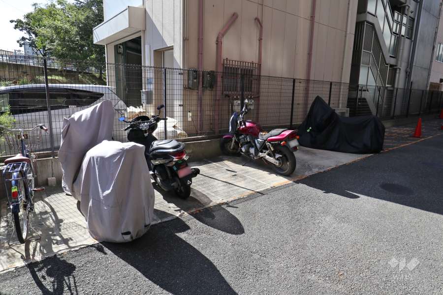 バイク置き場