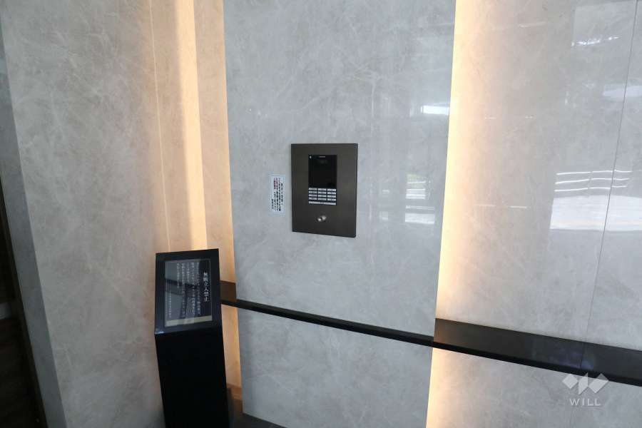 エントランスはオートロック付きです。