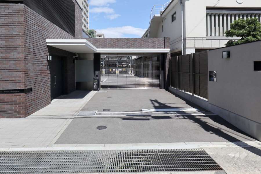 駐車場出入口（リングシャッター付き）