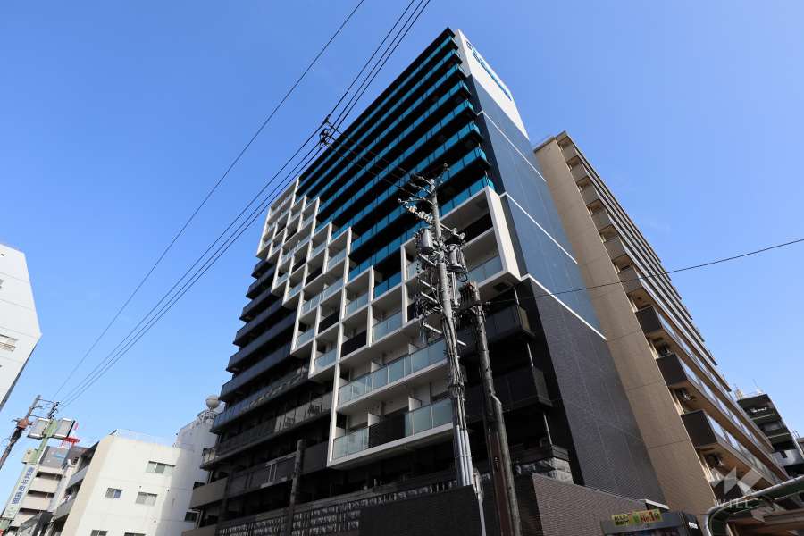 プレサンスＳＡＫＡＥフロントの外観(南西側から）