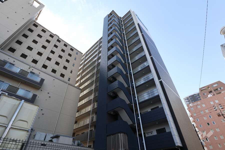 プレサンスＳＡＫＡＥフロントの外観(北東側から）