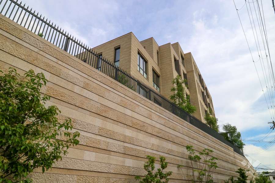 ザ・パークハウス芦屋川西町の外観（北西側から）