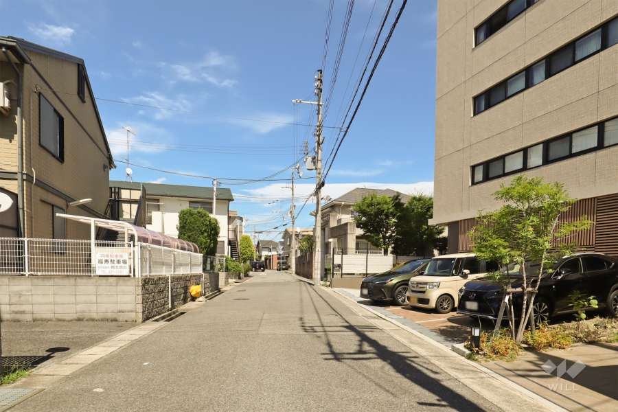 敷地北側の前面道路