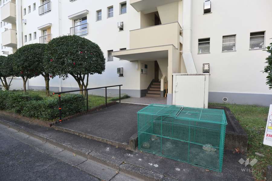 住戸出入り口へのアプローチ