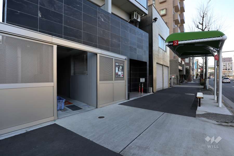敷地北側の前面道路（東側から）