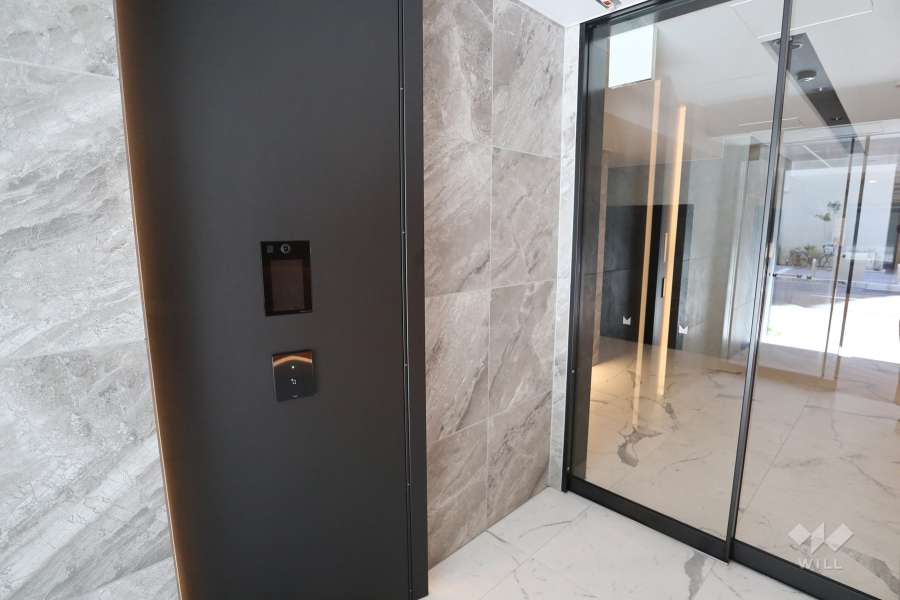 エントランスはオートロック付きです