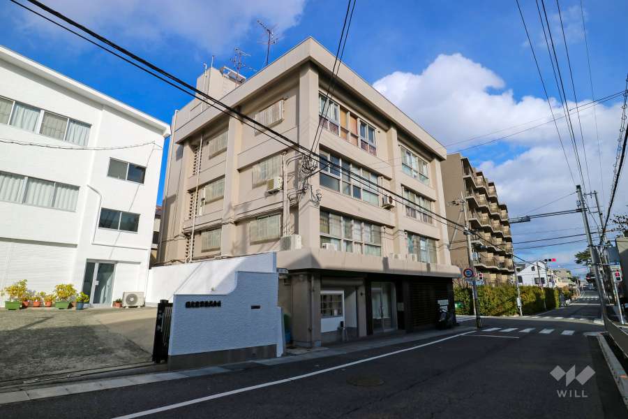 南郷住宅の外観（南西側から）